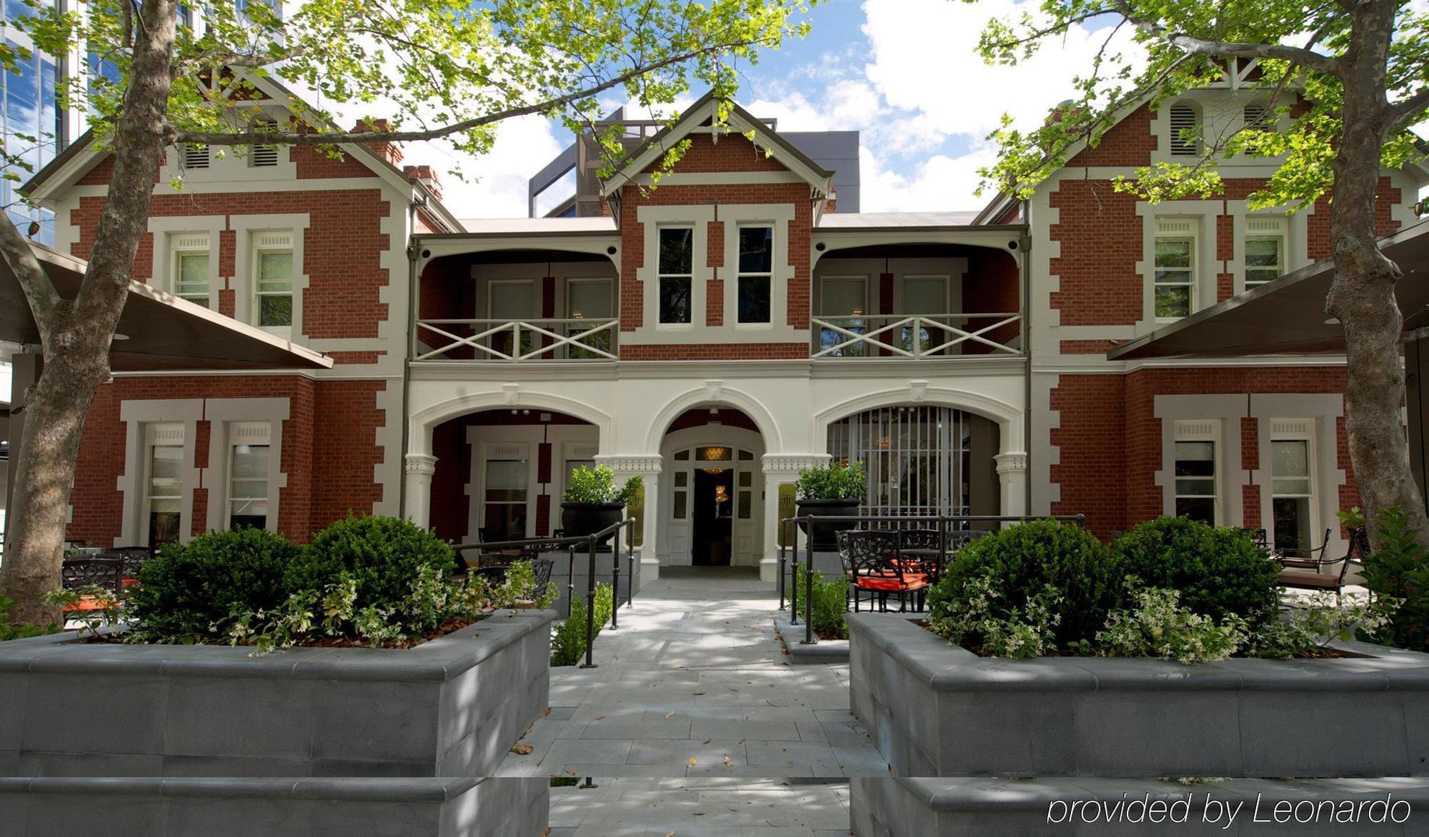 The Terrace Hotel Perth Exterior foto The former residence of the Governor of Victoria, now the Governor's residence.
