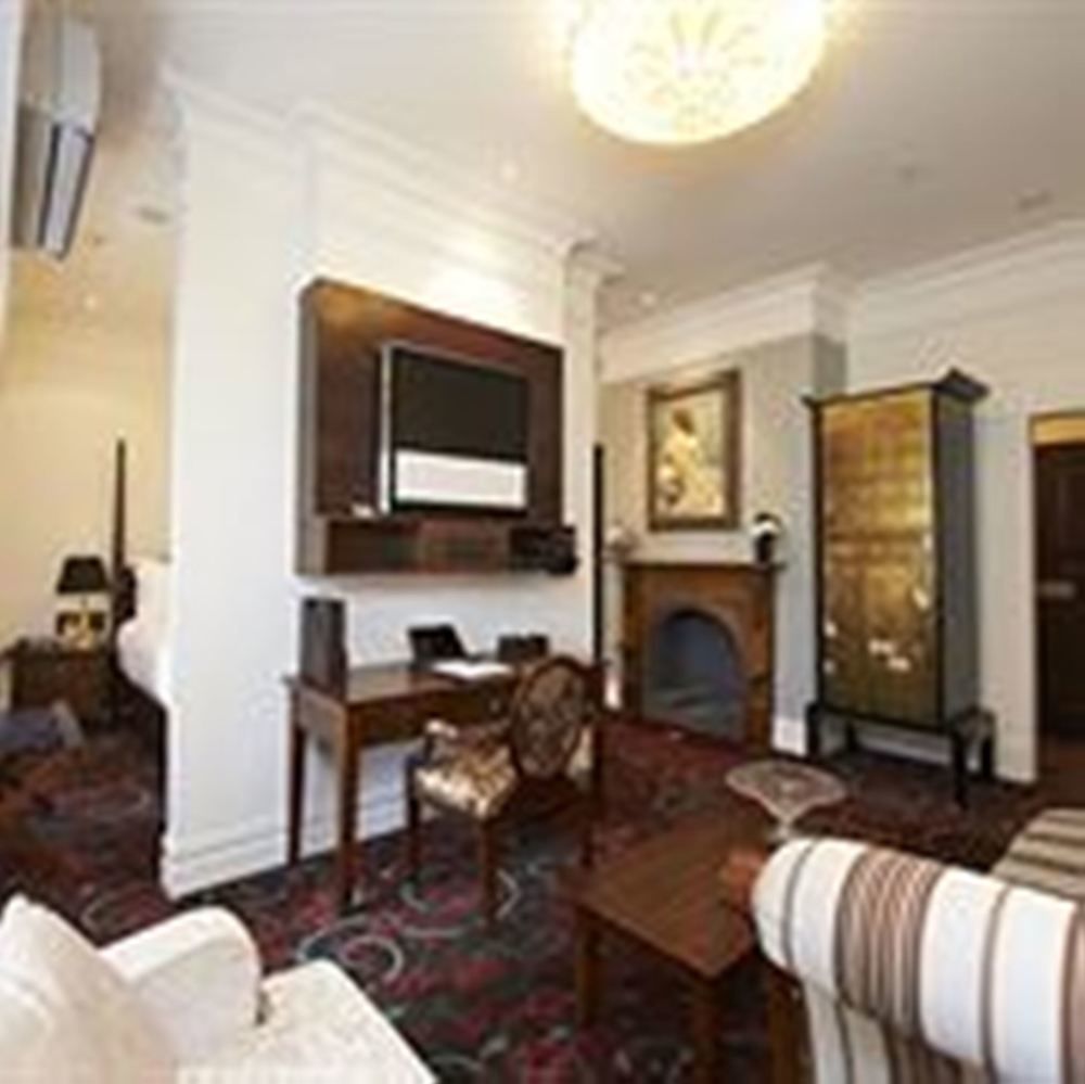 The Terrace Hotel Perth Exterior foto A room at the hotel