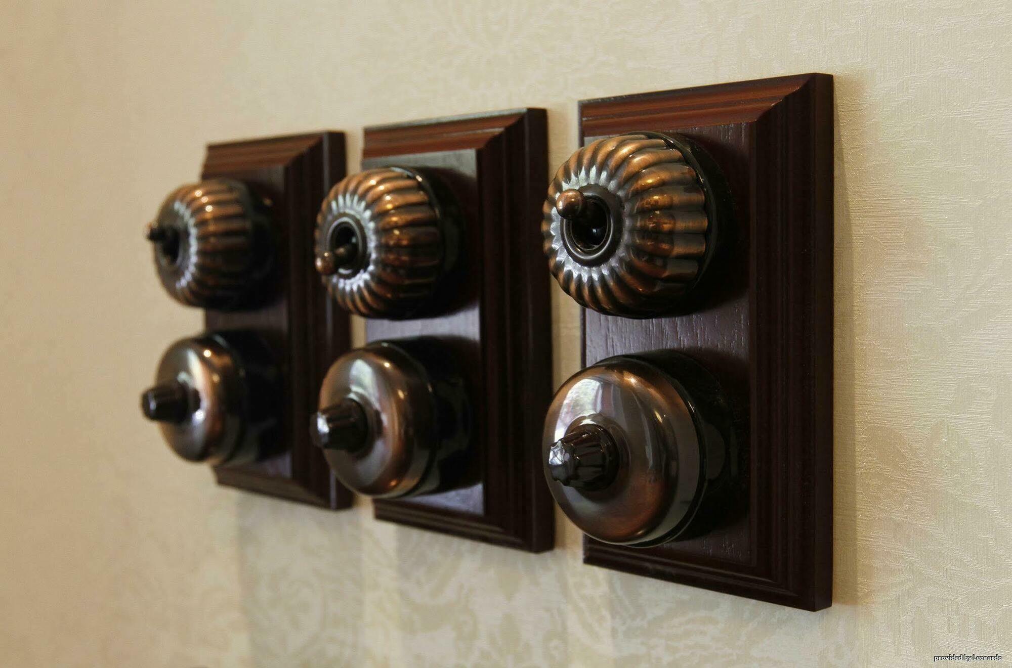 The Terrace Hotel Perth Exterior foto A set of four doorknobs